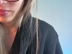 Amateur Sex Cam of carol_blonde