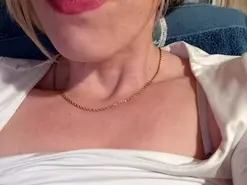 Amateur Live Sex Cam of Sexturiona