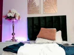 Amateur Adult Webcam of AuroraDrake