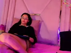 Amateur Live Sex Cam of MiaDivineHYH