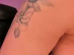 Amateur Best Webcam of MiaRoberts1