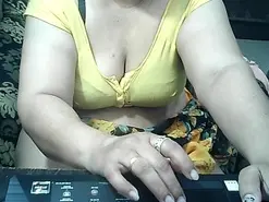 Amateur Live Sex Cam of indianbhabi40