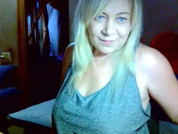 Bongacams Nude Webcam of Savan35na