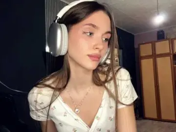 Bongacams Nude Webcam of NydiaFuelling