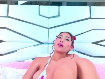 Bongacams Watch Live Sex Cams of YesyHills