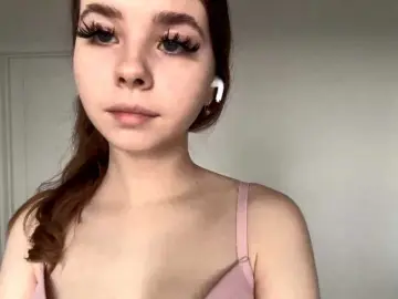 Bongacams Free Porn Cam of Lil-RO-XO