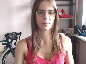 Bongacams Watch Live Sex Cams of MegiKiss
