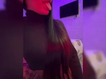 Bongacams Watch Live Sex Cams of sweetkira25