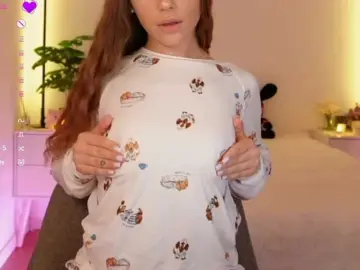Bongacams Free Porn Cam of MaybeBabeTV