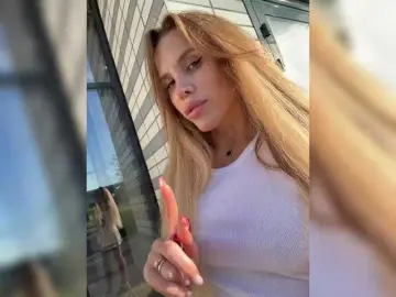 Bongacams Watch Live Sex Cams of blondinochkaa