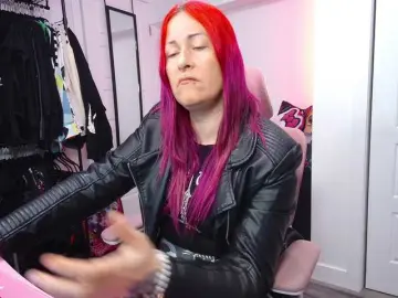 Bongacams Free Porn Cam of gennyrock