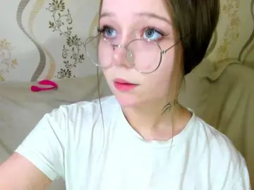 Bongacams Nude Webcam of MelMooon