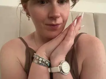 Bongacams Free Porn Cam of REDHEADROSIE