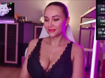 Bongacams Watch Live Sex Cams of QWEENII