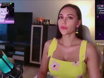 Bongacams Free Porn Cam of QWEENII