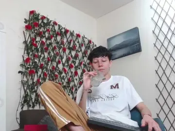 Bongacams Watch Live Sex Cams of LiamBrown09