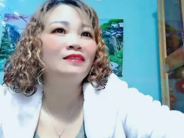 Bongacams Watch Live Sex Cams of Linhanhsex2k