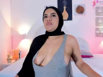 Bongacams Free Porn Cam of mhia-paris