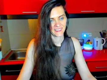 Bongacams Live Porn of SexQueen11