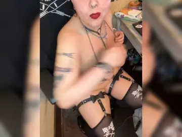 Bongacams Live Sex Cam of ToxxicDestiny666