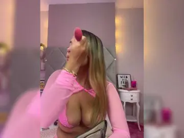 Bongacams Sex Cam of MeganRosse1
