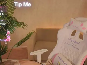 Bongacams Best Webcam of Kiana-White