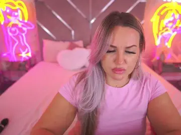 Bongacams Best Webcam of KiraCandyS