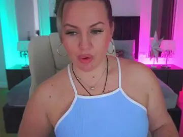 Bongacams Nude Webcam of KiraCandyS