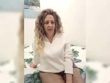 Bongacams Free Live Porn of mery8poppins