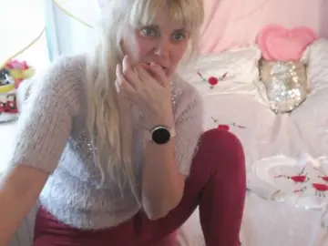 Bongacams Watch Live Sex Cams of MilkMilkee