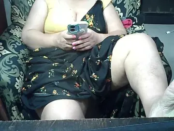 Bongacams Sex Cam of Indianbhabhimilf40