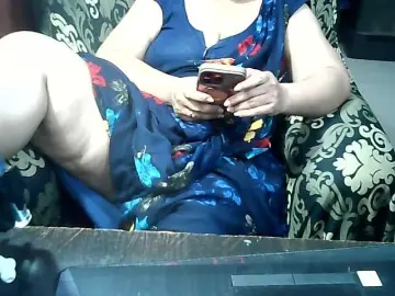 Bongacams Nude Webcam of Indianbhabhimilf40
