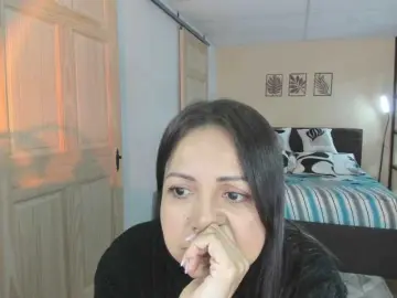 Bongacams Watch Live Sex Cams of Carlin1511