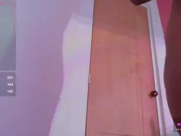 Bongacams Watch Live Sex Cams of daddysneakin