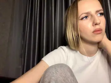 Bongacams Live Sex Cam of RaisaBrentz