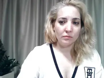 Bongacams Watch Live Sex Cams of mariska-kiska