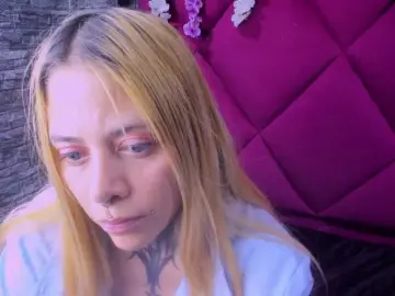 Bongacams Watch Live Sex Cams of AnalHade