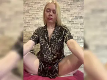 Bongacams Nude Webcam of -SexyMilf-
