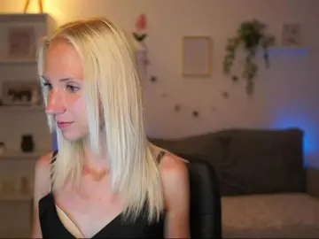 Bongacams Watch Live Sex Cams of piperperri18