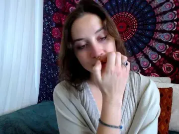 Bongacams Watch Live Sex Cams of AdalynGlow