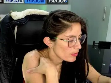 Bongacams Private Sex Chat of sara-squirtt