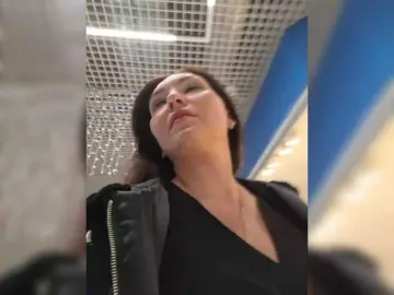 Bongacams Nude Webcam of DIVORA