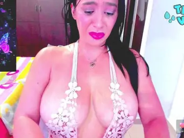 Bongacams Free Porn Cam of HUGETITS90XX