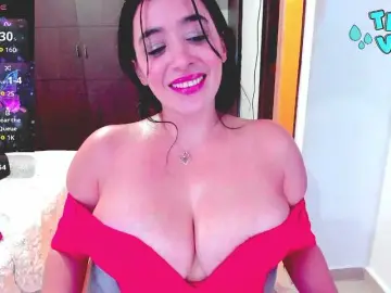 Bongacams Watch Live Sex Cams of HUGETITS90XX