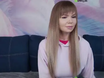 Bongacams Nude Webcam of TouchMeNow