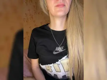 Bongacams Sex Cam of AnnaFlowers