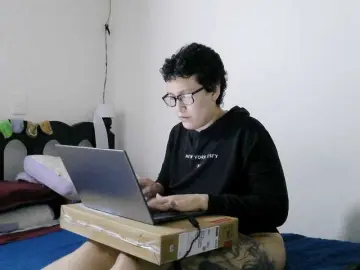 Bongacams Sex Cam of onlyLuxas23