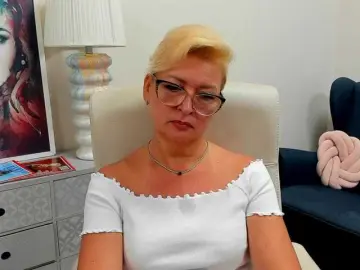 Bongacams Watch Live Sex Cams of LunaFantasy