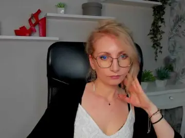 Bongacams Sex Cam of CinderellaMoon