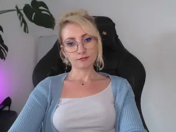 Bongacams Watch Live Sex Cams of CinderellaMoon